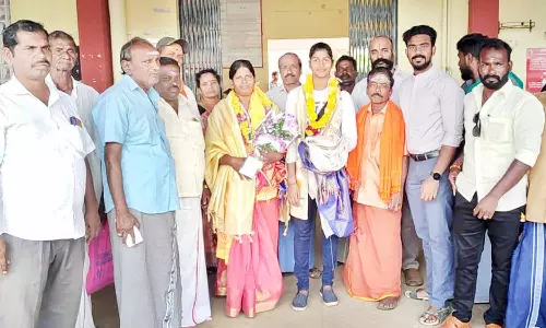 காசி தமிழ் சங்கமத்தில் நடனமாடிய சீர்காழி மாணவிக்கு வரவேற்பு