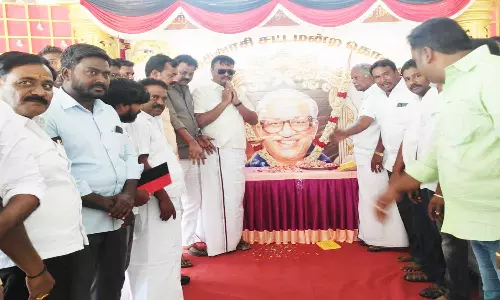 புதிய பஸ் நிலைய பூங்காவில் மரக்கன்று நடப்பட்டது