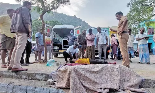 ஆரல்வாய்மொழி அருகே டிராவல்ஸ் உரிமையாளர் கள்ளக்காதலியுடன் தற்கொலை