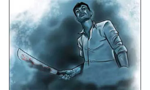 வாலிபரை கத்தியால் வெட்டியவர் கைது