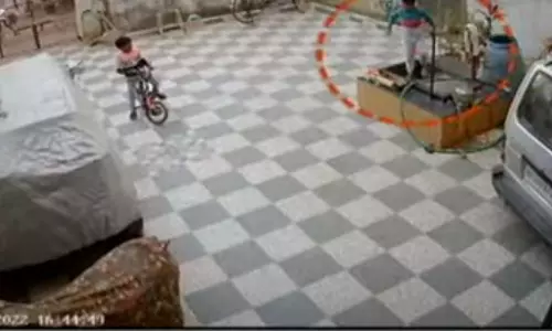 40 அடி ஆழ கிணற்றில் தவறி விழுந்த சிறுவன் மீட்பு