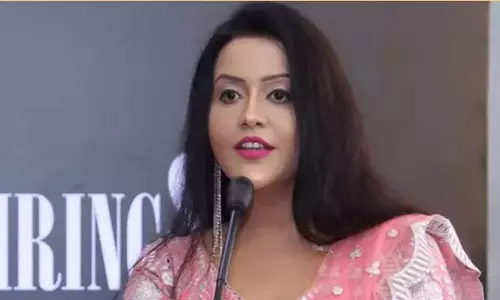 காந்தி தேசத்தின் தந்தை, பிரதமர் மோடி புதிய இந்தியாவின் தந்தை - அம்ருதா பட்னாவிஸ்