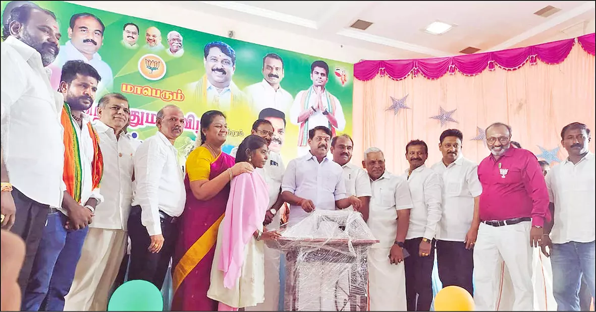 தூத்துக்குடியில் கிறிஸ்துமஸ் விழா: பா.ஜ.க. சார்பில் 1,000 பேருக்கு நலத்திட்ட உதவிகள்