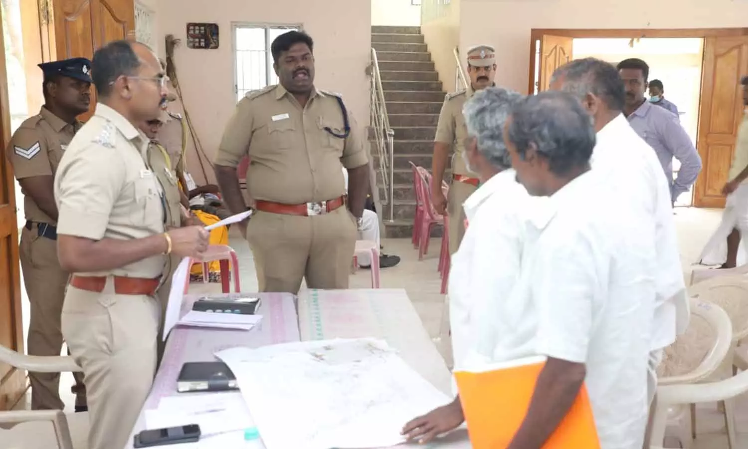 தருமபுரியில் போலீஸ் சார்பாக   மக்கள் குறைதீர்க்கும் நாள் கூட்டம்