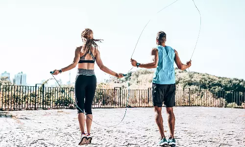 ஒரு மணி நேரம் இந்த பயிற்சி செய்தால் 1,600 கலோரிகளை எரிக்கலாம்...