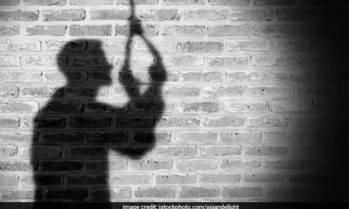 கட்டிட தொழிலாளி தற்கொலை