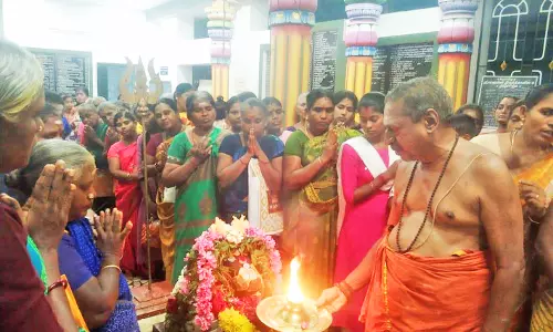 கோவில்பட்டி வீரவாஞ்சிநகர் புற்றுக்கோவிலில் பிரதோஷ விழா