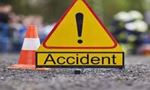 லாரி மோதி எலக்ட்ரீசியன் சாவு