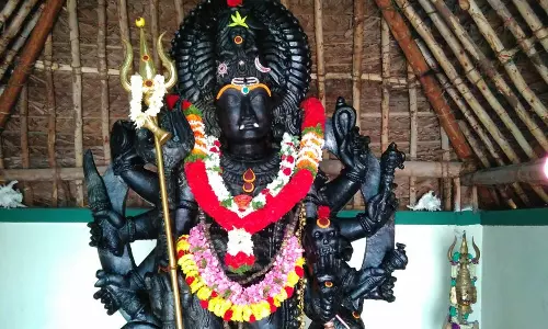 கோவை நாதேகவுண்டன் புதூரில் திரிசூல வடிவில் காலபைரவர் கோவில்