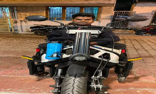 காஷ்மீருக்கு மாற்றுத்திறனாளி வாலிபர் இரு சக்கர வாகனத்தில் பயணம்