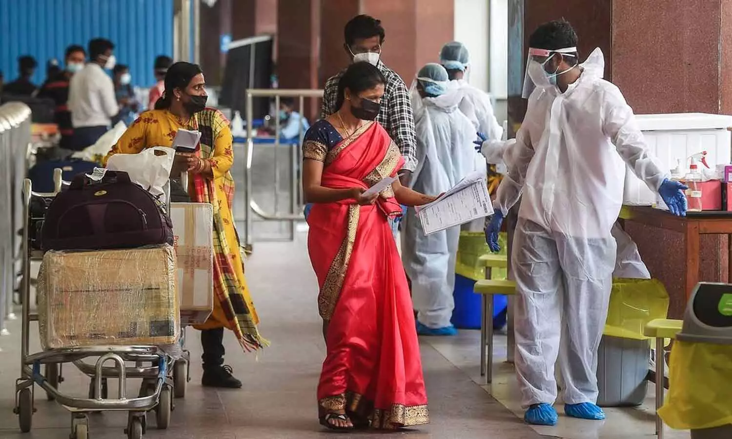 கொரோனா பரவல் எதிரொலி- தமிழகத்தில் கண்காணிப்பு வளையத்திற்குள் 4 விமான நிலையங்கள் கொரோனா பரவல் எதிரொலி- தமிழகத்தில் கண்காணிப்பு வளையத்திற்குள் 4 விமான நிலையங்கள்