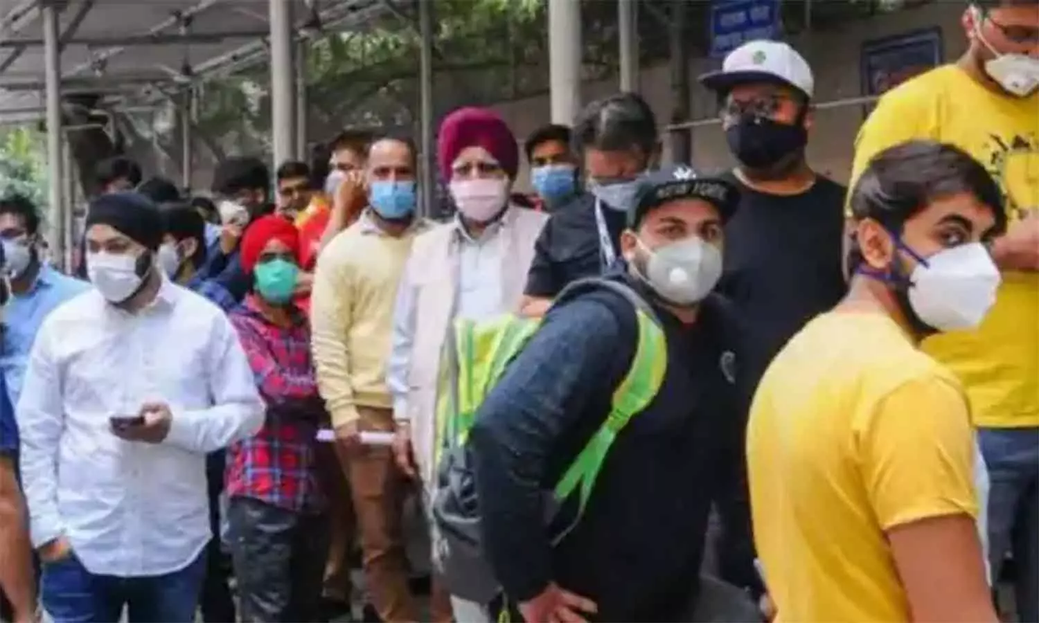 பொது இடங்களில் மக்கள் மாஸ்க் அணியவேண்டும்: மாநில அரசுகளுக்கு மத்திய சுகாதாரத்துறை செயலாளர் கடிதம் பொது இடங்களில் மக்கள் மாஸ்க் அணியவேண்டும்: மாநில அரசுகளுக்கு மத்திய சுகாதாரத்துறை செயலாளர் கடிதம்