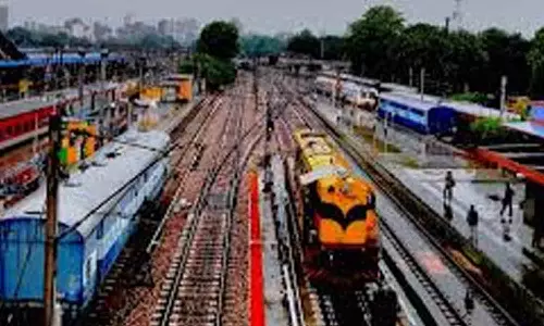 சென்னை எழும்பூருக்கு இரவு நேர ரெயில் இயக்க வேண்டும்  - பயணிகள் கோரிக்கை