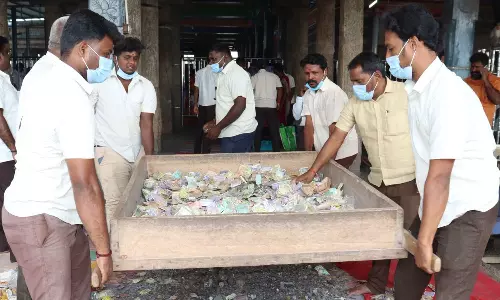 கடந்த 41 நாட்களில் திருத்தணி முருகன் கோவிலில் ரூ.1 கோடி உண்டியல் வசூல்