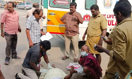 விவசாயிகள் குறைகேட்பு கூட்டத்தில் மனு அளிக்க வந்த விவசாயி திடீர் மரணம்