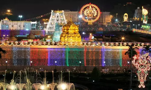 திருப்பதியில் வைகுண்ட ஏகாதசி: ரூ.300 கட்டணத்தில் 2.50 லட்சம் டிக்கெட்கள் நாளை வெளியீடு