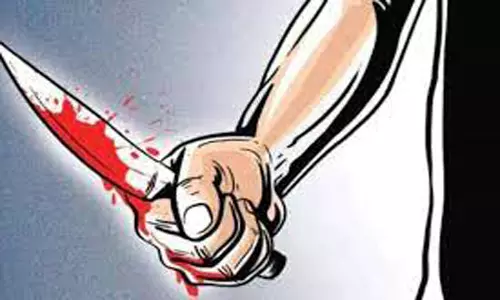 களியக்காவிளை அருகே சேர்ந்து வாழ மறுத்த மனைவியை கத்தியால் குத்திய கணவர்