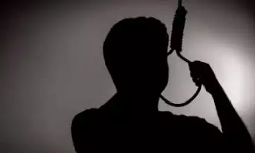 பஞ்சர் ஒட்டும் தொழிலாளி தூக்குபோட்டு தற்கொலை