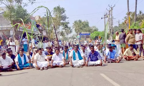 விவசாயிகள் சாலைமறியல்