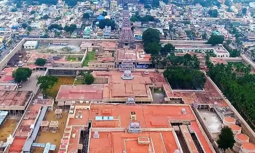 வைகுண்ட ஏகாதசி விழாவையொட்டி  ஸ்ரீரங்கத்தில் சப்த பிரகார உற்சவம் நிகழ்ச்சி