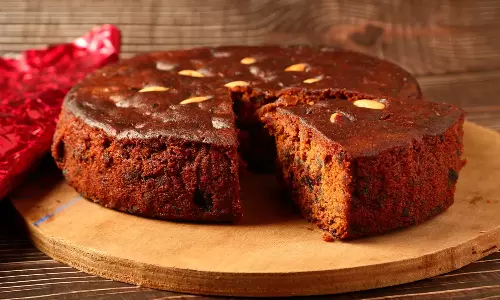 கிறிஸ்துமஸ் ஸ்பெஷல்: வீட்டிலேயே பிளம் கேக் செய்யலாம் வாங்க...