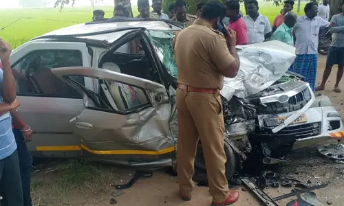வடலூர் அருகே கார்கள் நேருக்கு நேர் மோதல்: டிரைவர் பலி