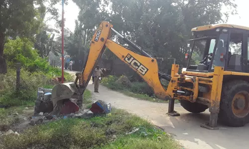 மரக்காணம் அருகே  விடுதலைசிறுத்தைகள் கட்சி கொடிக்கம்பம்  அகற்றம்