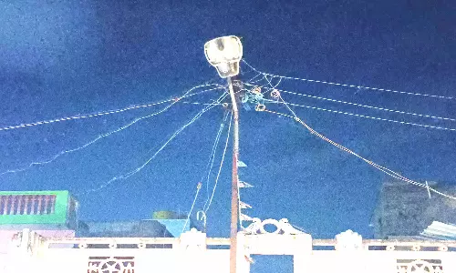 மின்விளக்குகள் புதிதாக அமைக்க கோரிக்கை