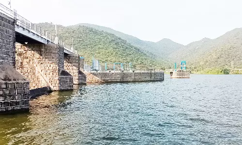 தொப்பையாறு அணை  உபரி நீர் வெளியேற்றம் நிறுத்தம்