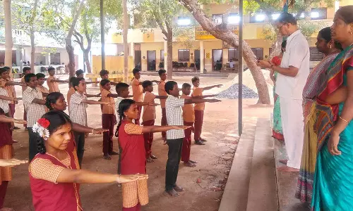 சீனிவாசராவ் பள்ளியில் போக்குவரத்து பாதுகாப்பு விதிமுறைகள் - மாணவர்கள் உறுதிமொழி ஏற்பு