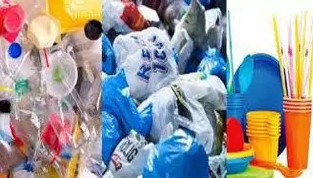 ஊட்டியில் நகராட்சி அதிகாரிகள் திடீர் சோதனை