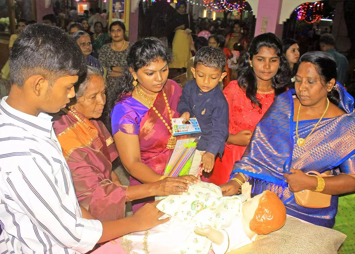 நெல்லை, தென்காசி, தூத்துக்குடியில் கிறிஸ்துமஸ் பண்டிகை கோலாகல கொண்டாட்டம்