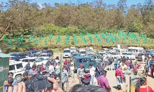 கிறிஸ்துமஸ், புத்தாண்டு விடுமுறையையொட்டி கொடைக்கானலில் குவிந்த சுற்றுலா பயணிகள்