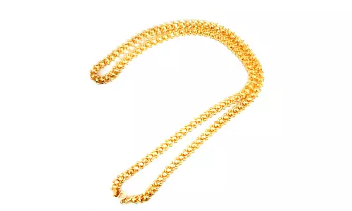 குழந்தை தவறவிட்ட தங்க சங்கிலியை போலீசில் ஒப்படைத்த பெண்ணுக்கு பாராட்டு