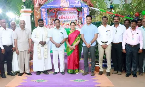 ரோவர் கல்வி குழுமத்தில் கிறிஸ்துமஸ் விழா கொண்டாட்டம்