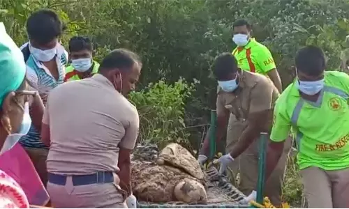 கிருஷ்ணகிரி ஏட்டு கொலை தொடர்பாக மனைவியிடம் விசாரணை