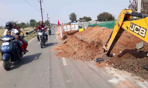 பலவஞ்சிபாளையத்தில் வாகன ஓட்டிகள் பாதிப்பு