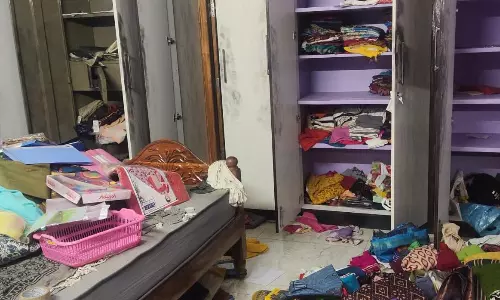 ரியல் எஸ்டேட் அதிபர் வீட்டுக்குள் புகுந்த முகமூடி கொள்ளையர்- 43 பவுன் நகை, ரூ.18 லட்சத்தை அள்ளிச் சென்றனர்