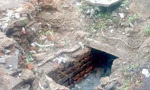 மழைநீர் வடிகால்களை சீரமைக்க பொதுமக்கள் வலியுறுத்தல்