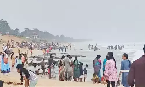 குமரி மாவட்டத்தில் கிறிஸ்துமஸ் கொண்டாட்டத்தால் களை கட்டிய கடற்கரைகள்