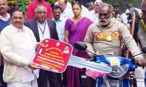 நீலகிரி மாவட்டத்தில்  மாற்றுத்திறனாளி பயனாளிகளுக்கு ரூ.8.90 கோடியில் நலத்திட்ட உதவிகள்