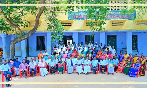 ஸ்ரீவைகுண்டம் குமரகுருபரர் சுவாமிகள் பள்ளியில் முன்னாள் மாணவர்கள் சந்திப்பு