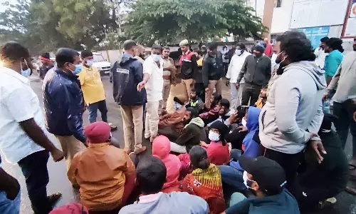 சுகபிரசவத்தில் பிறந்த குழந்தை திடீர் சாவு:  மருத்துவமனை நிர்வாகத்தை கண்டித்து மறியல்