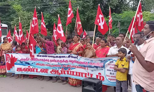 சேலம் மாநகராட்சியை கண்டித்து மார்க்சிஸ்ட் கம்யூனிஸ்ட் கட்சியினர் ஆர்ப்பாட்டம்