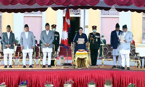 நேபாள பிரதமராக புஷ்ப கமல் தஹால் இன்று பதவியேற்றார்