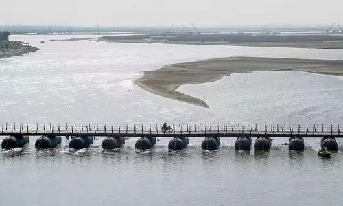 கங்கை ஆற்றுப்படுகையில் கழிவு நீரை அகற்றும் திட்டத்திற்கு ரூ.2,700 கோடி ஒதுக்கீடு