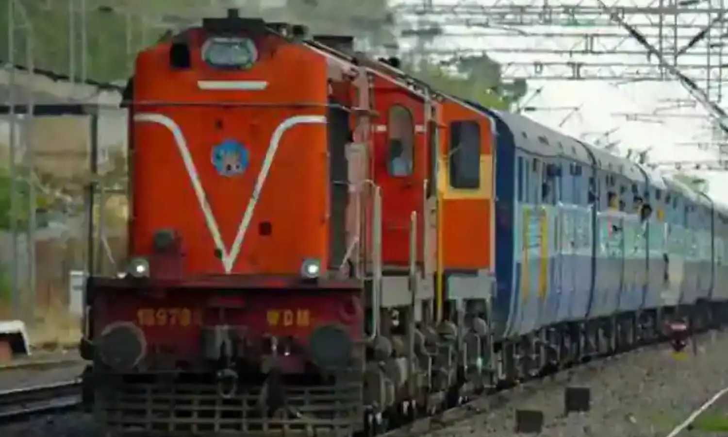 திருப்பூர் வழியாக சிறப்பு ரெயில்கள் இயக்கம் திருப்பூர் வழியாக சிறப்பு ரெயில்கள் இயக்கம்