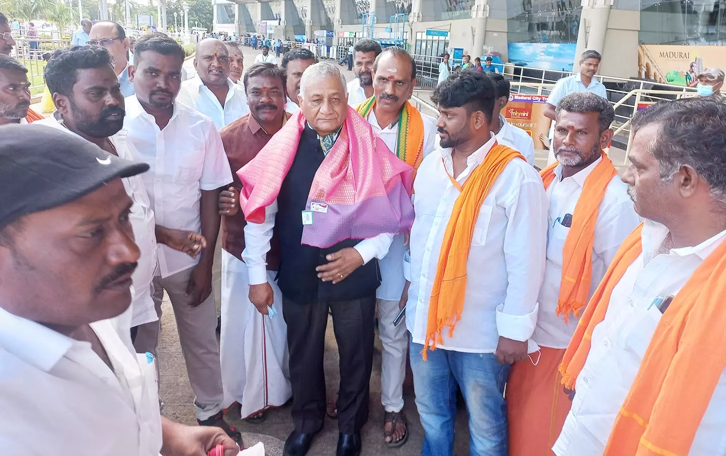 தேவையான நிலத்தை தமிழக அரசு ஒப்படைக்கவில்லை