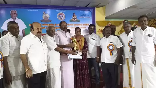 மாணவ, மாணவிகளுக்கு பரிசளிப்பு விழா