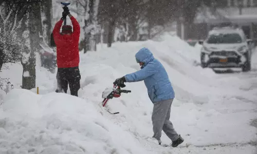 அமெரிக்காவில் 50 ஆண்டுகளில் இல்லாத அளவுக்கு வீசுகிறது- பனிபுயலில் சிக்கி 60 பேர் பலி